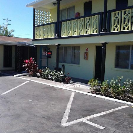 Martinique Hotel Lake Worth Beach Exterior photo
